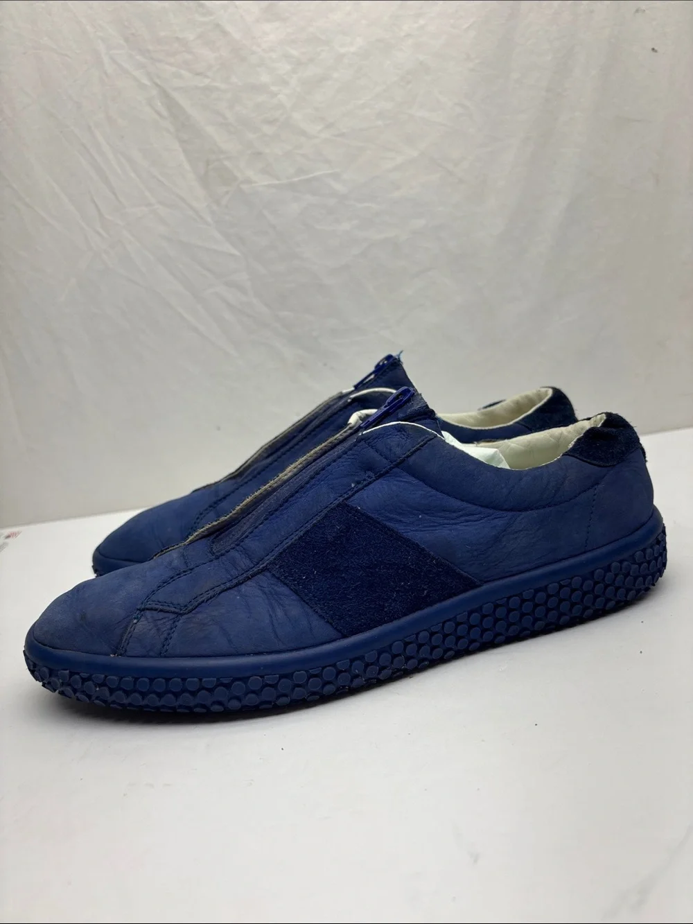 oXs Men's Zip-Front Casual Slip-On Sneakers in Blue, sz 8, box 74